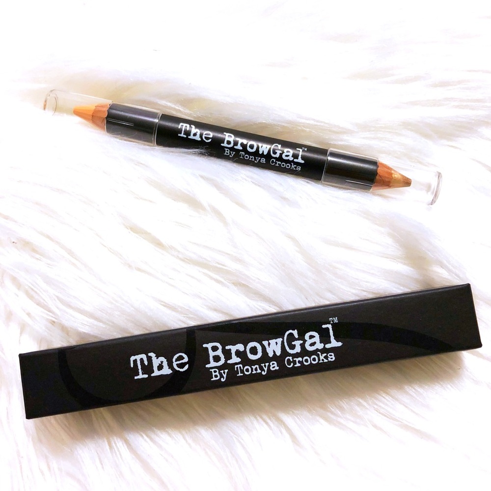 The BrowGal Highlighter Pencil - Gold/Nude ✨